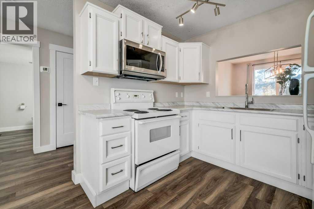 24, 2210 Oakmoor Drive SW