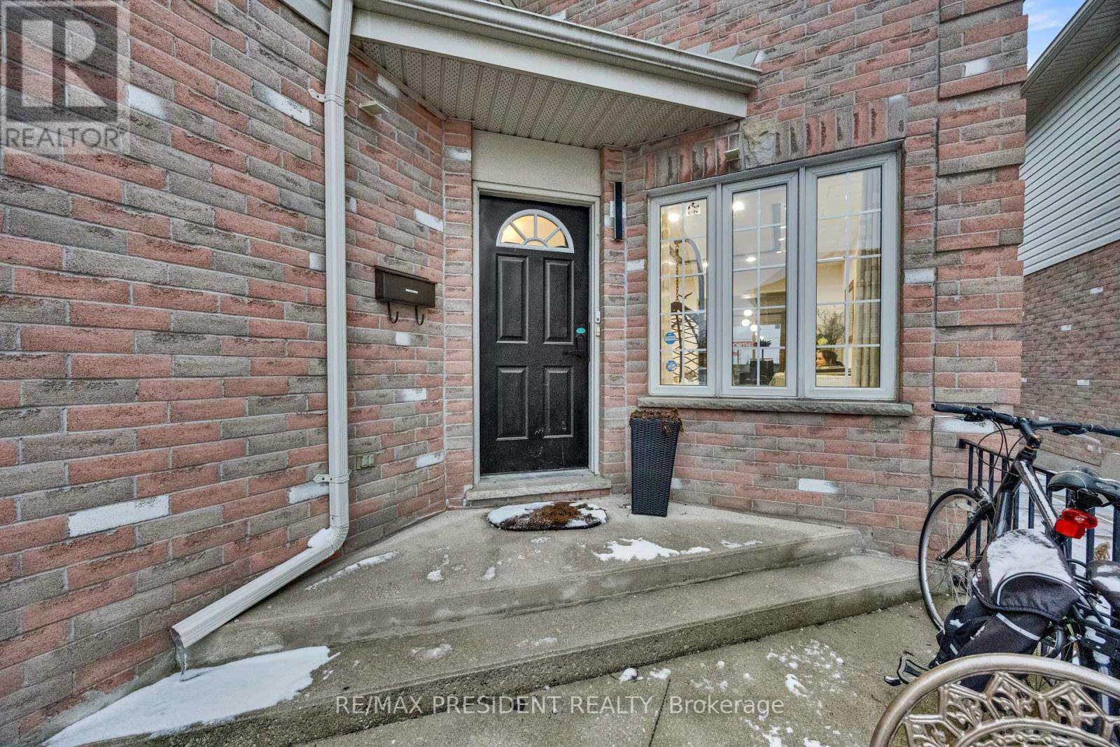 18 - 10 CHALKSTONE DRIVE