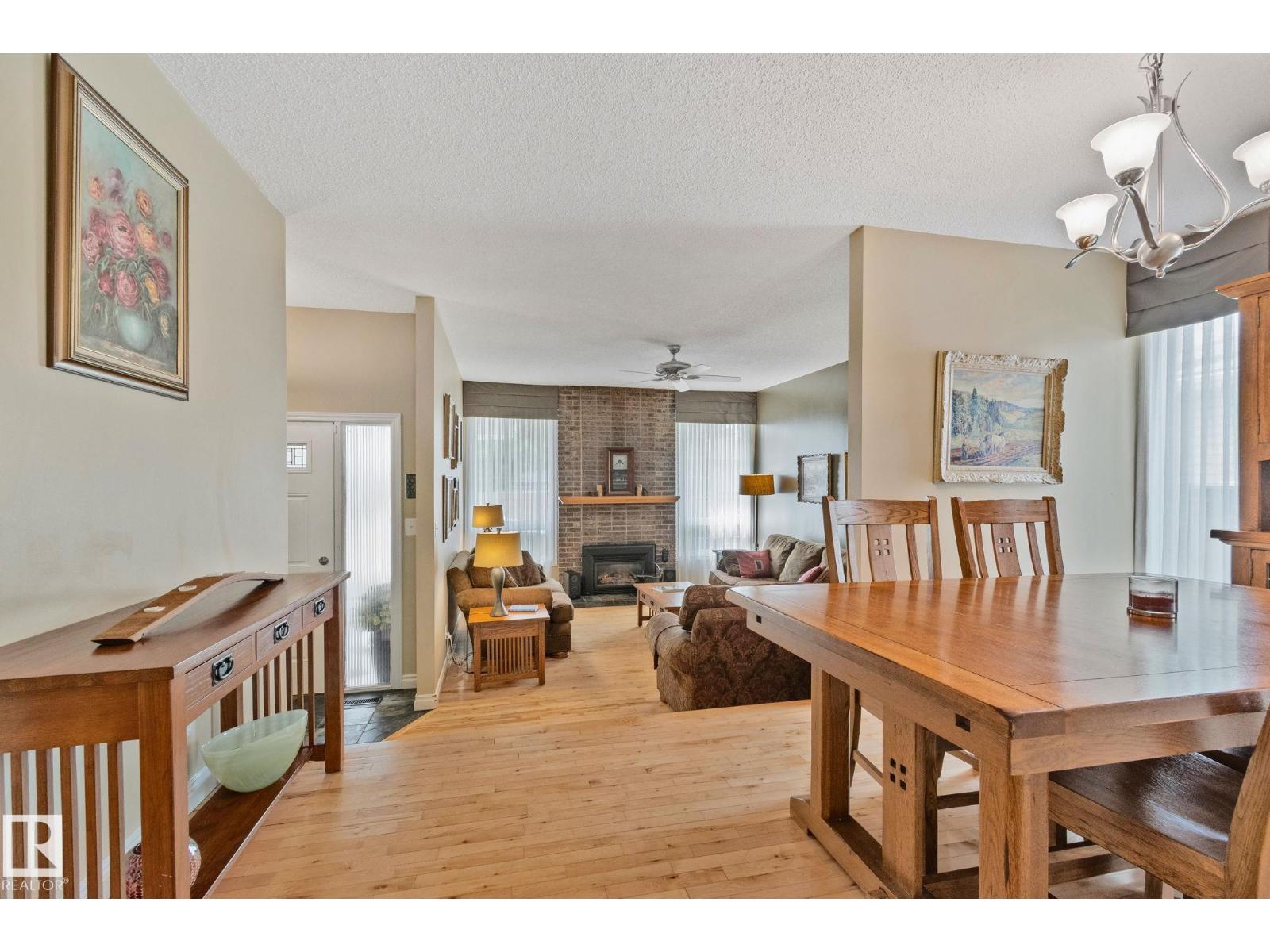 7306 21 AV NW