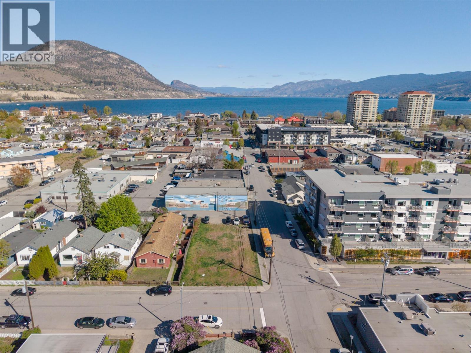 303 Nanaimo Avenue W