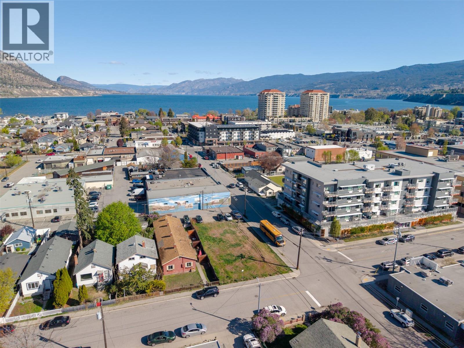 303 Nanaimo Avenue W