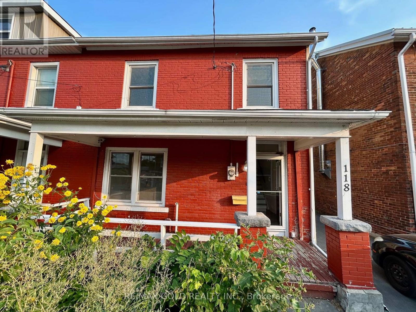 118 STEPHEN STREET N