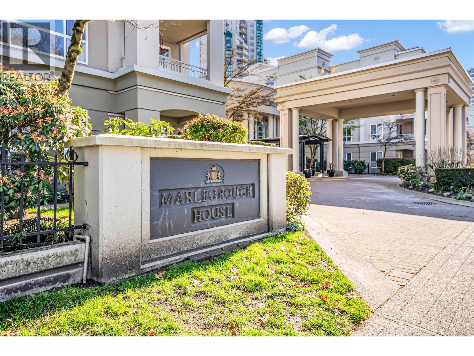 409 3098 GUILDFORD WAY