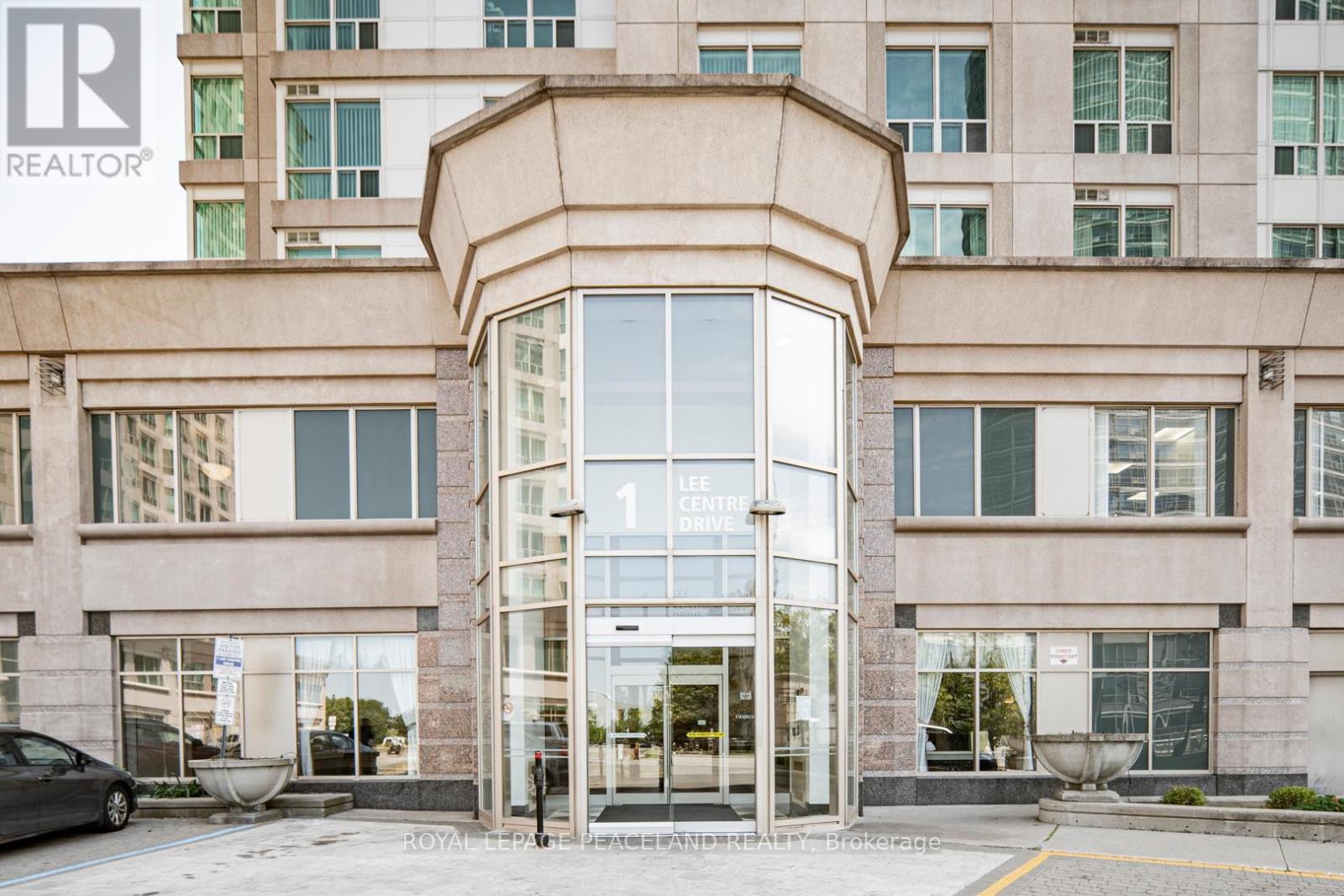 1905 - 1 LEE CENTRE DRIVE