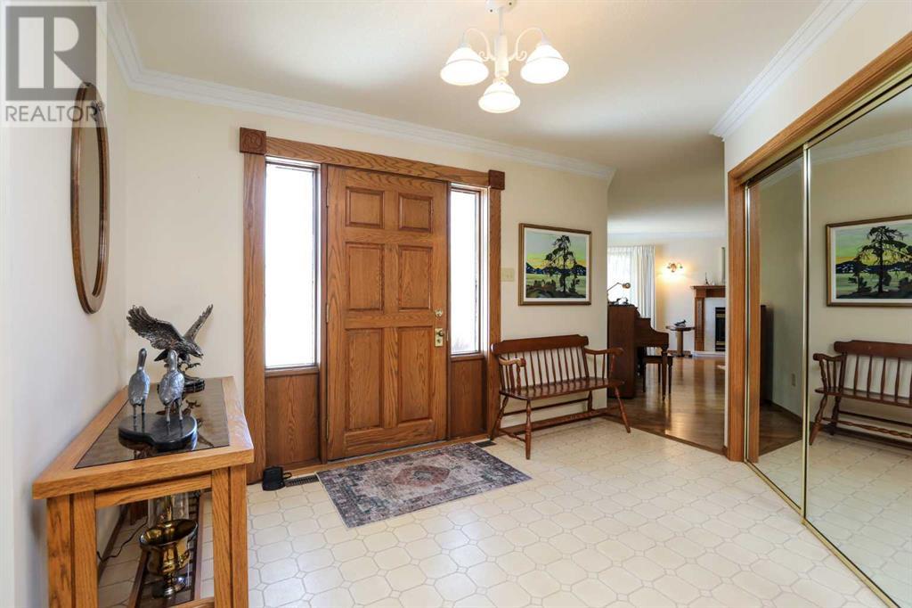90 Tudor Crescent S