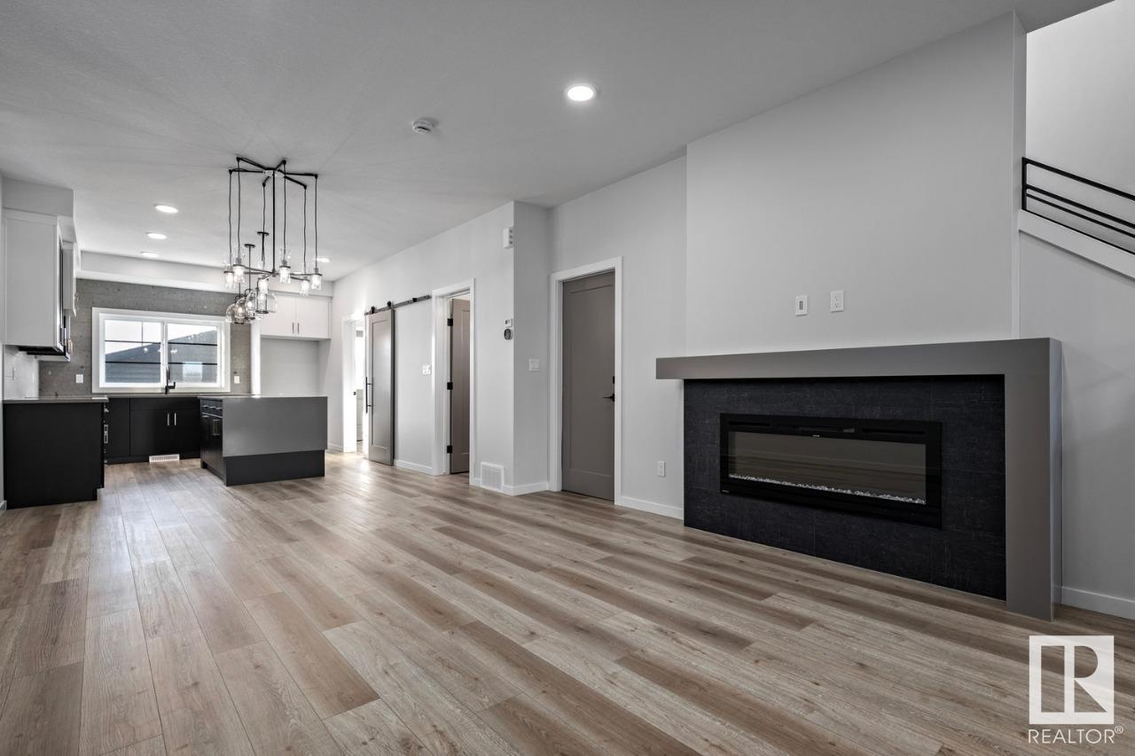 304 29 ST SW