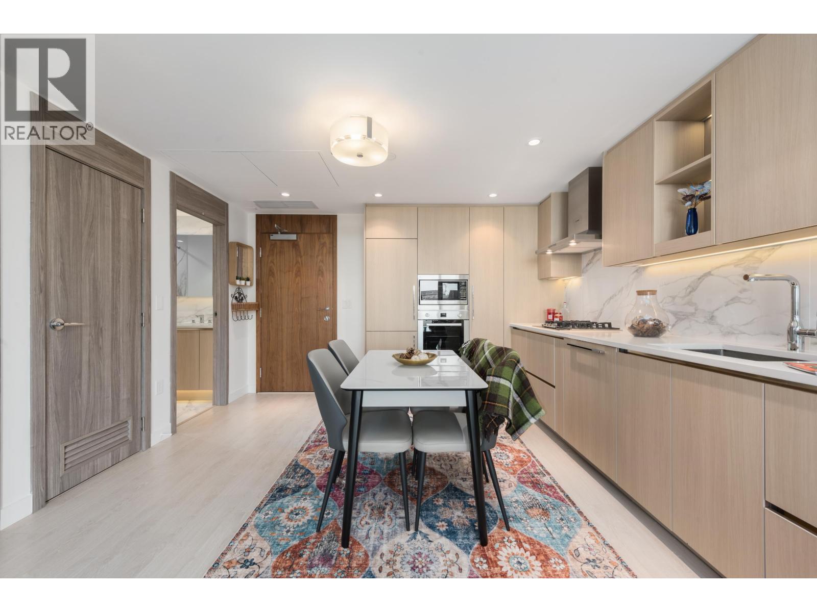 402 8611 HAZELBRIDGE WAY