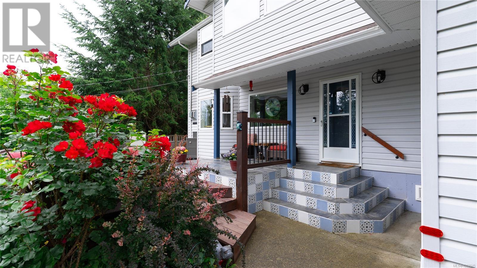 2719 Dundas Rd