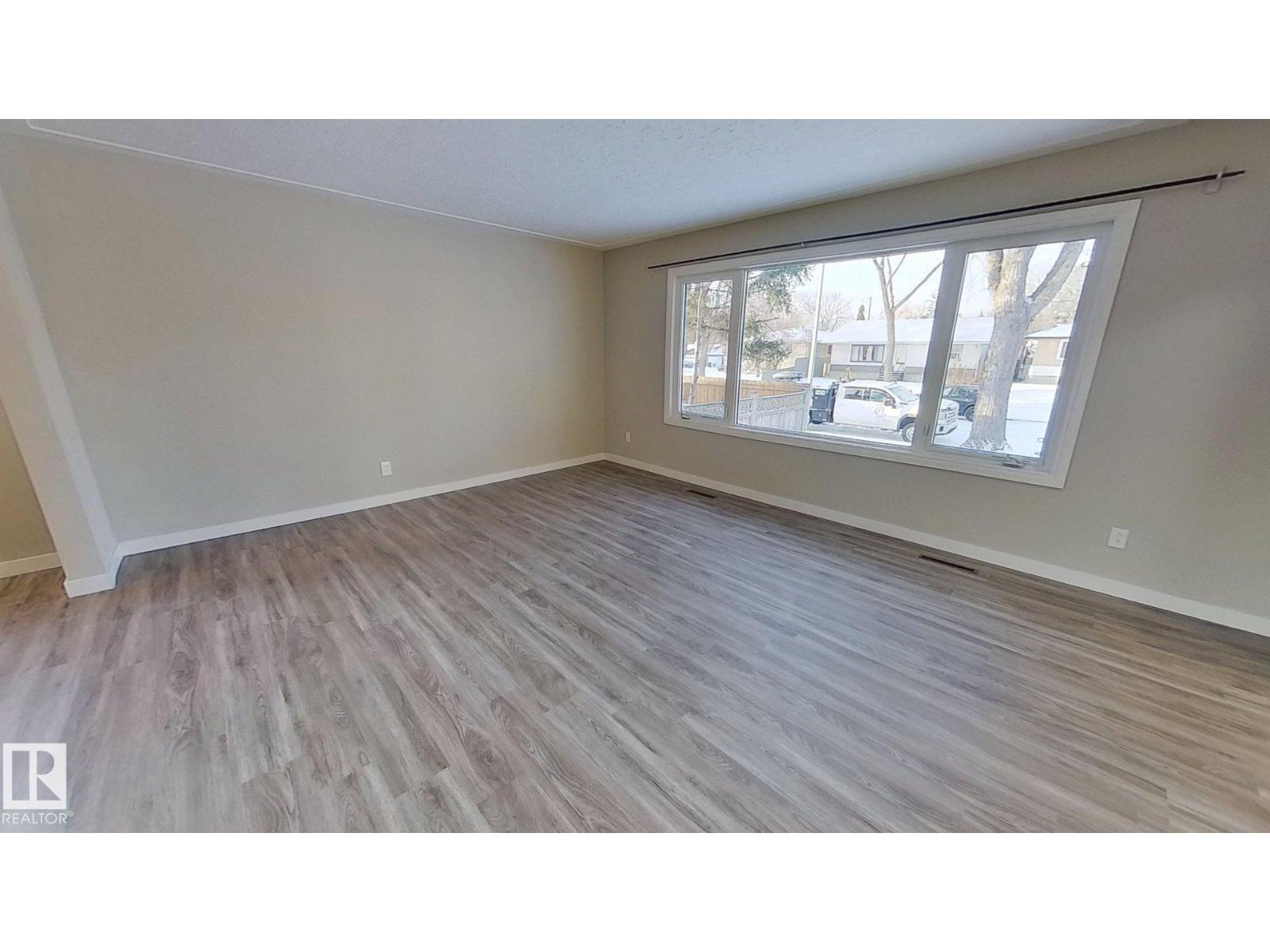 12211 52 ST NW NW