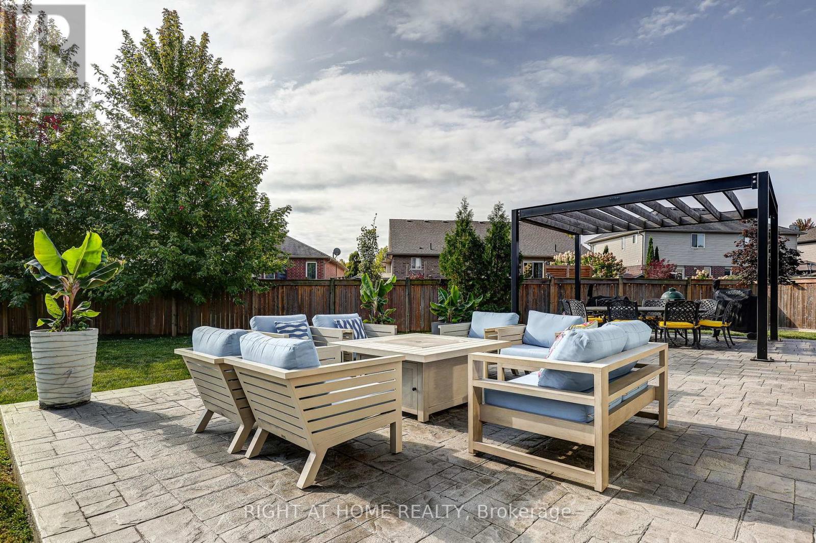 28 MARTINGALE TERRACE