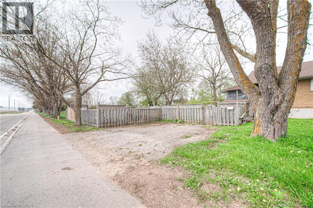 2300 FOUNTAIN Street N