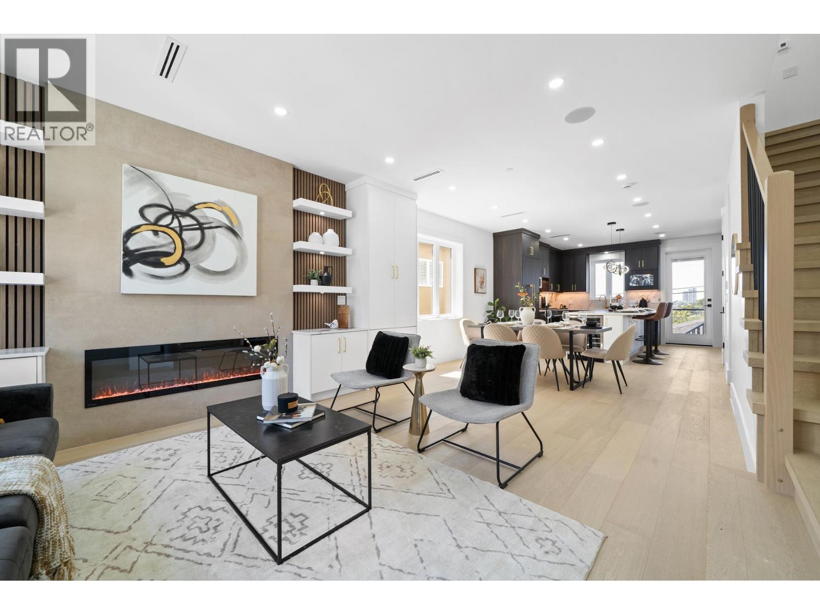 1 7361 FRASER STREET