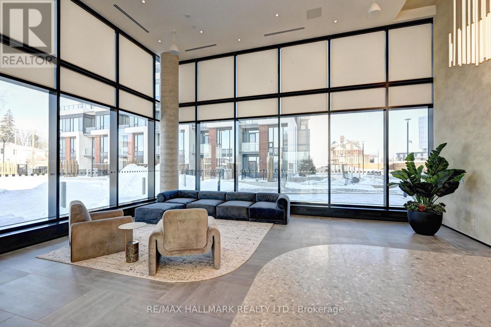 705 - 25 WELLINGTON STREET S