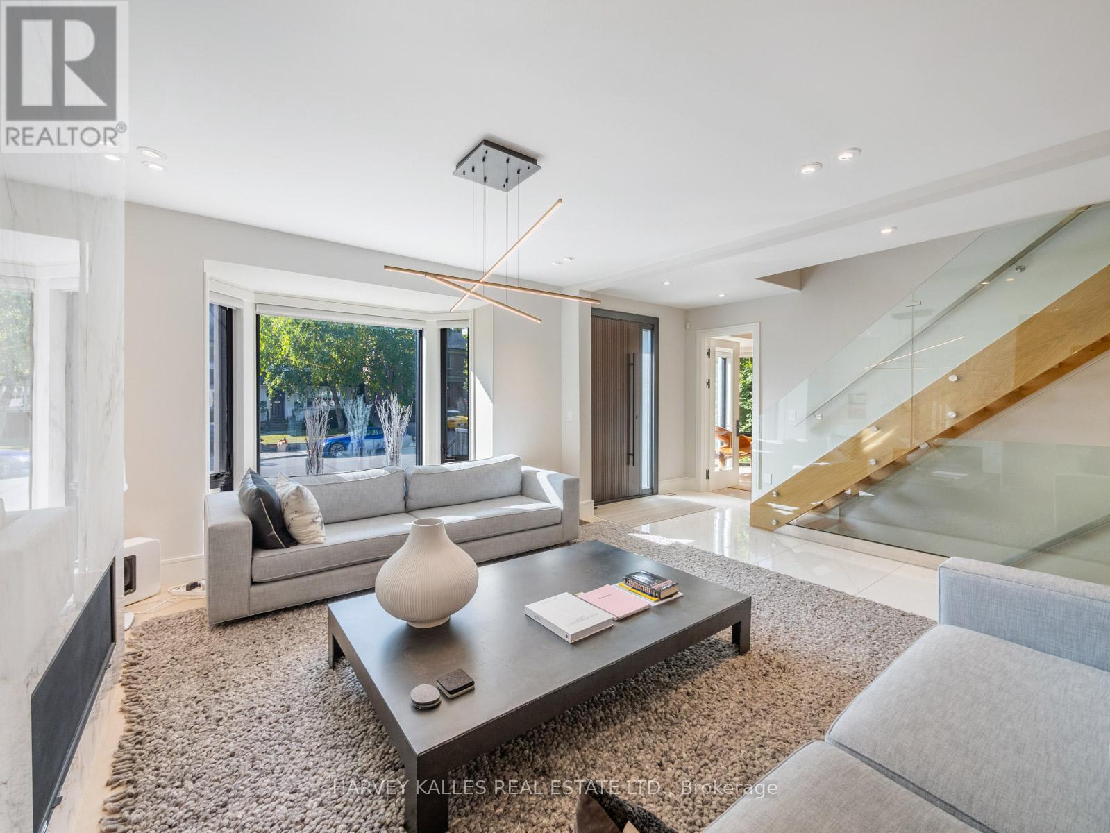 6 HILLHOLM ROAD