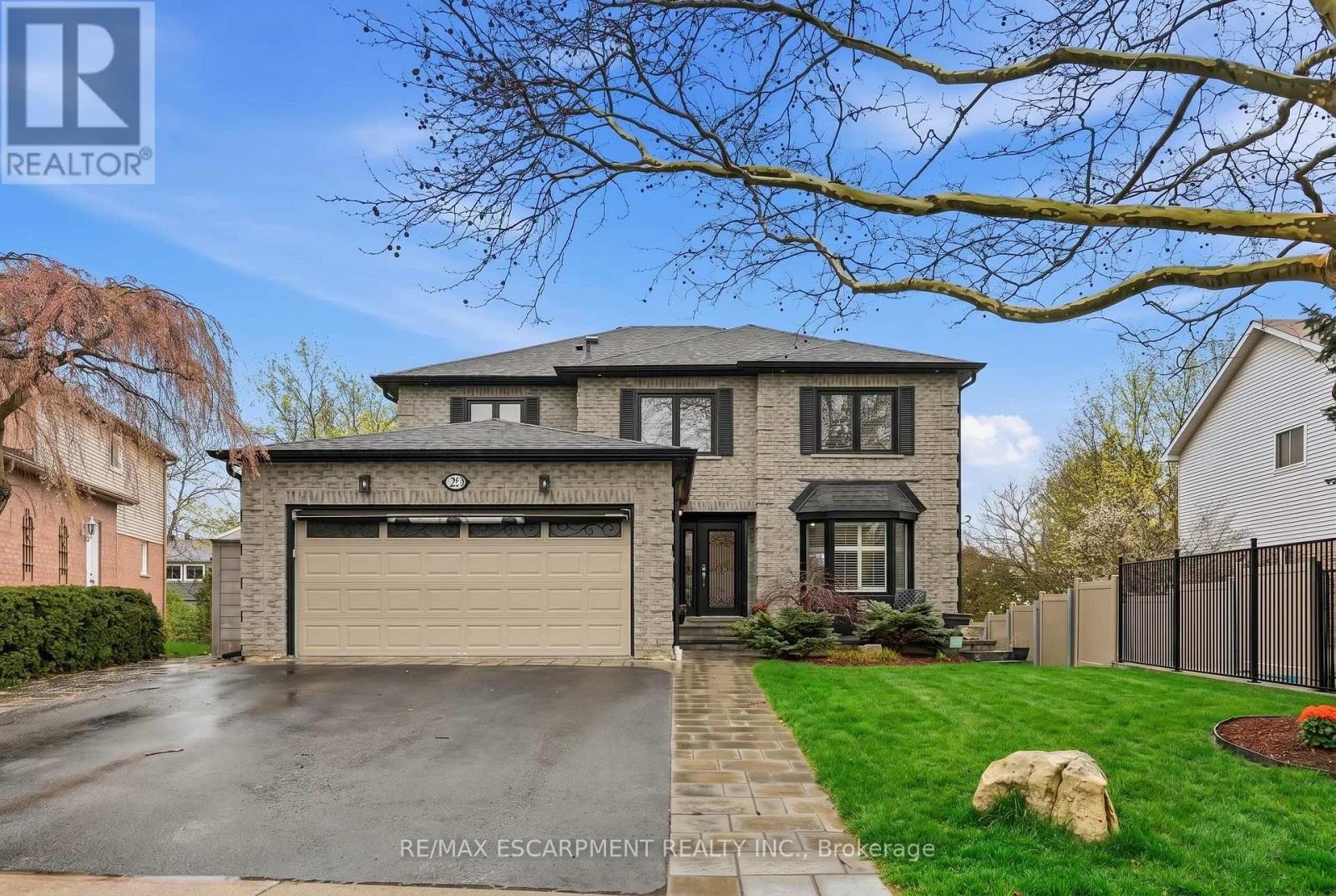 23 GOLFVIEW CRESCENT