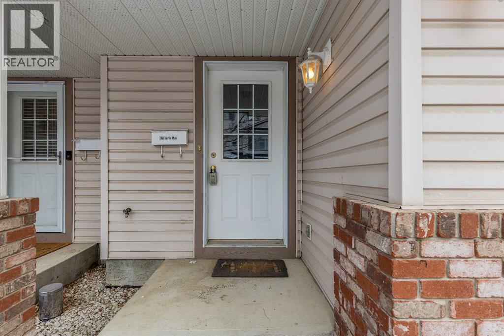 27 Country Hills Cove NW