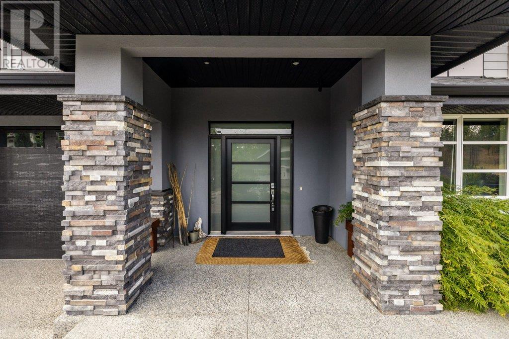 288 Upper Canyon Drive N