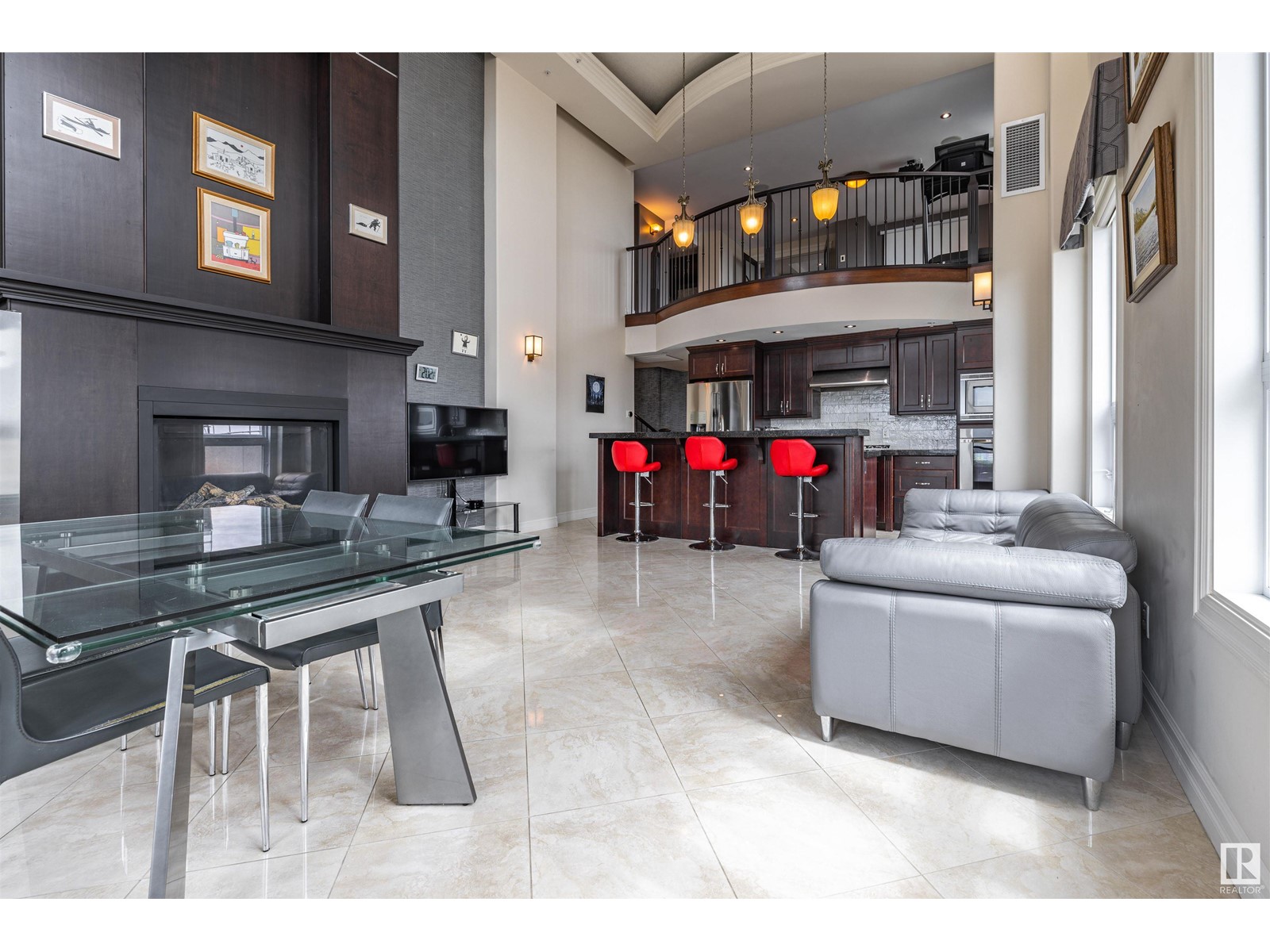 #1801 9939 109 ST NW