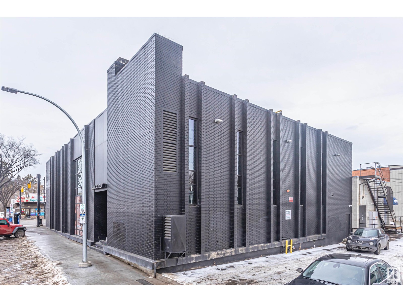 10802 82 AV NW