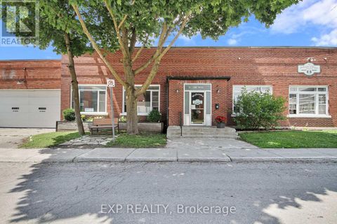 12 MAPLE AVENUE Smiths Falls ON K7A1Z5