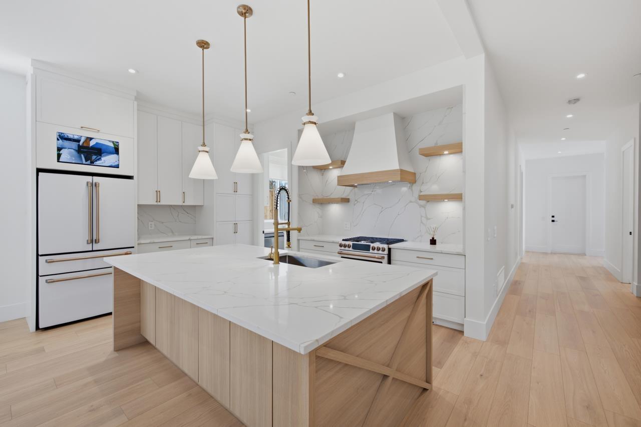 5 35133 CHRISTINA PLACE
