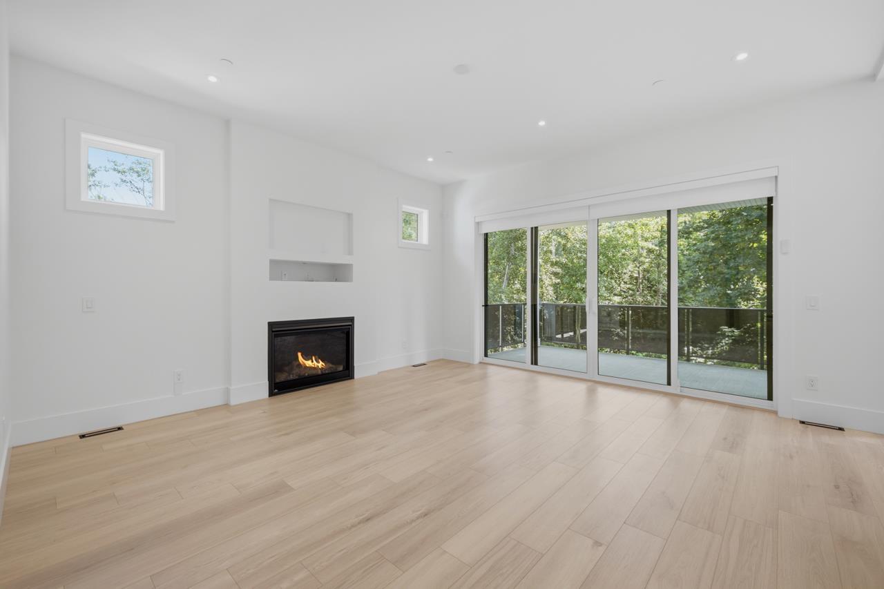 5 35133 CHRISTINA PLACE