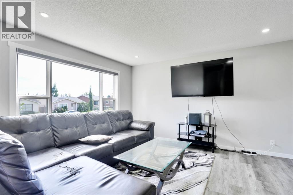243 Castlebrook Road NE