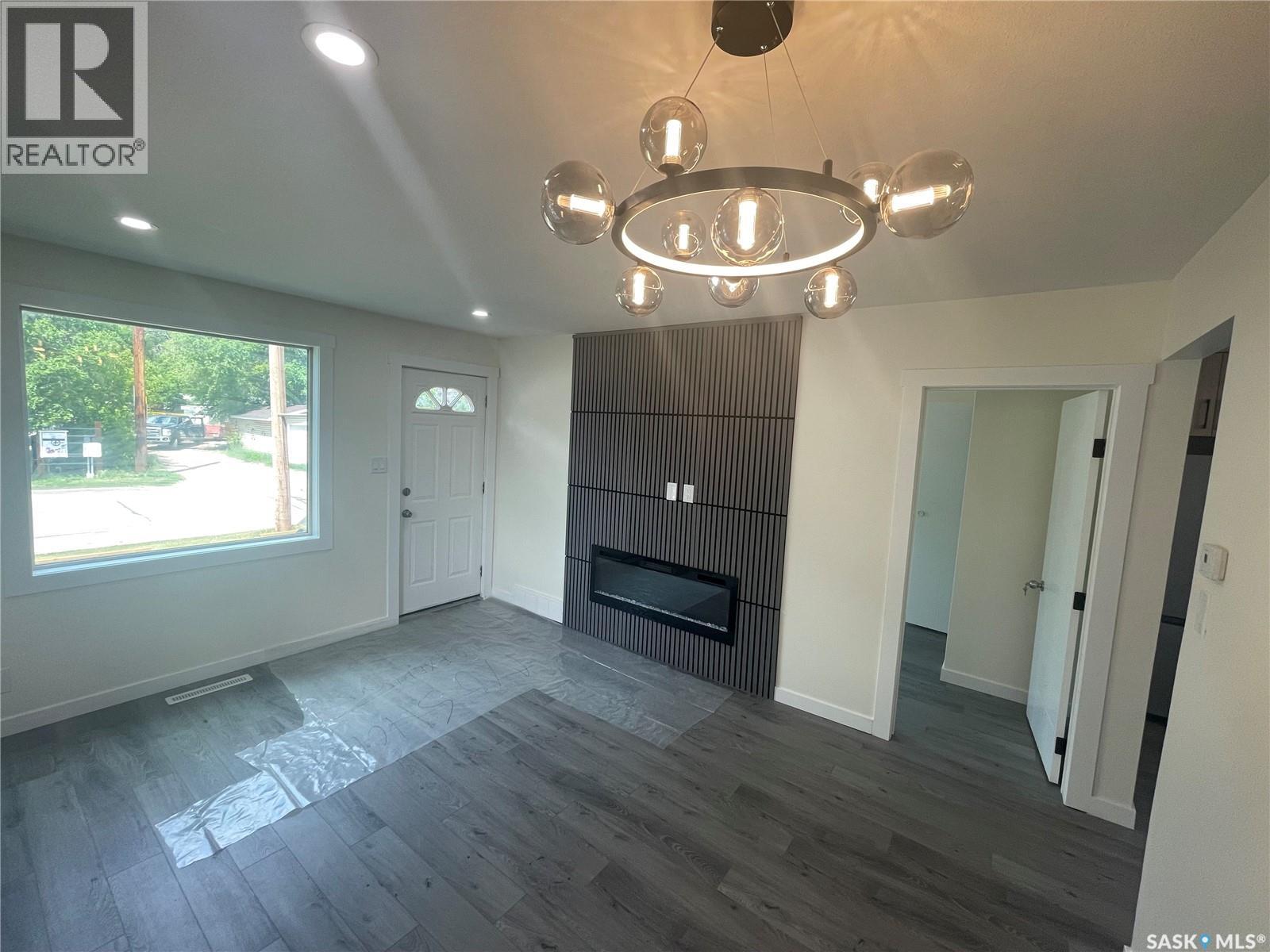911 23rd STREET W
