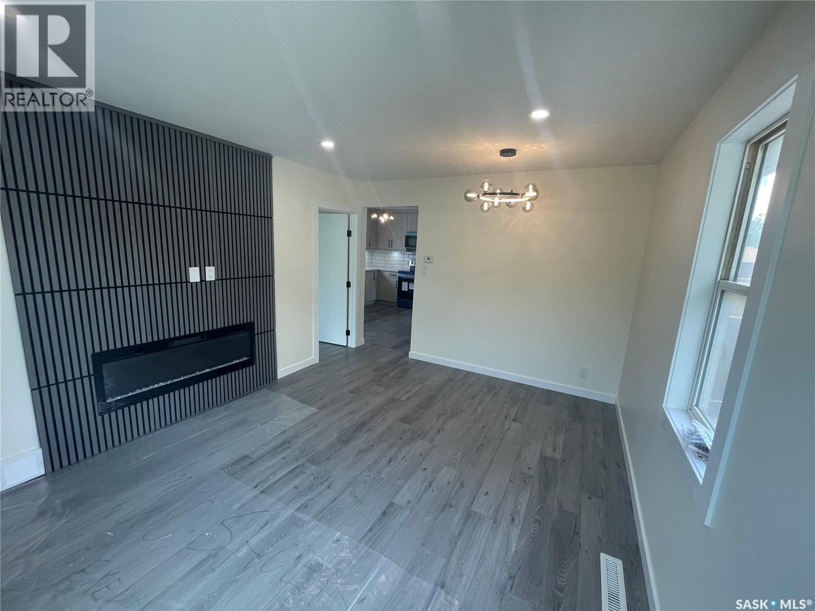 911 23rd STREET W