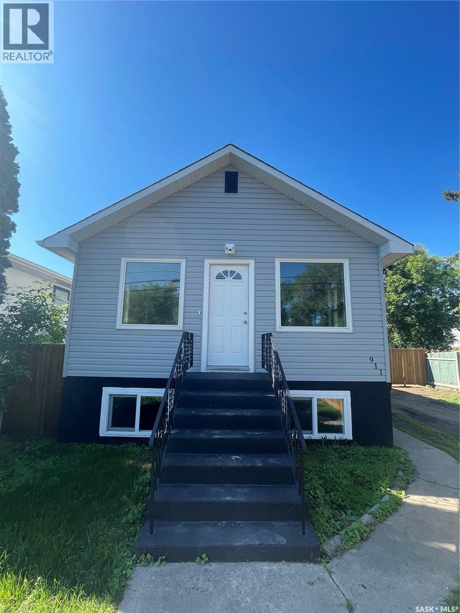 911 23rd STREET W