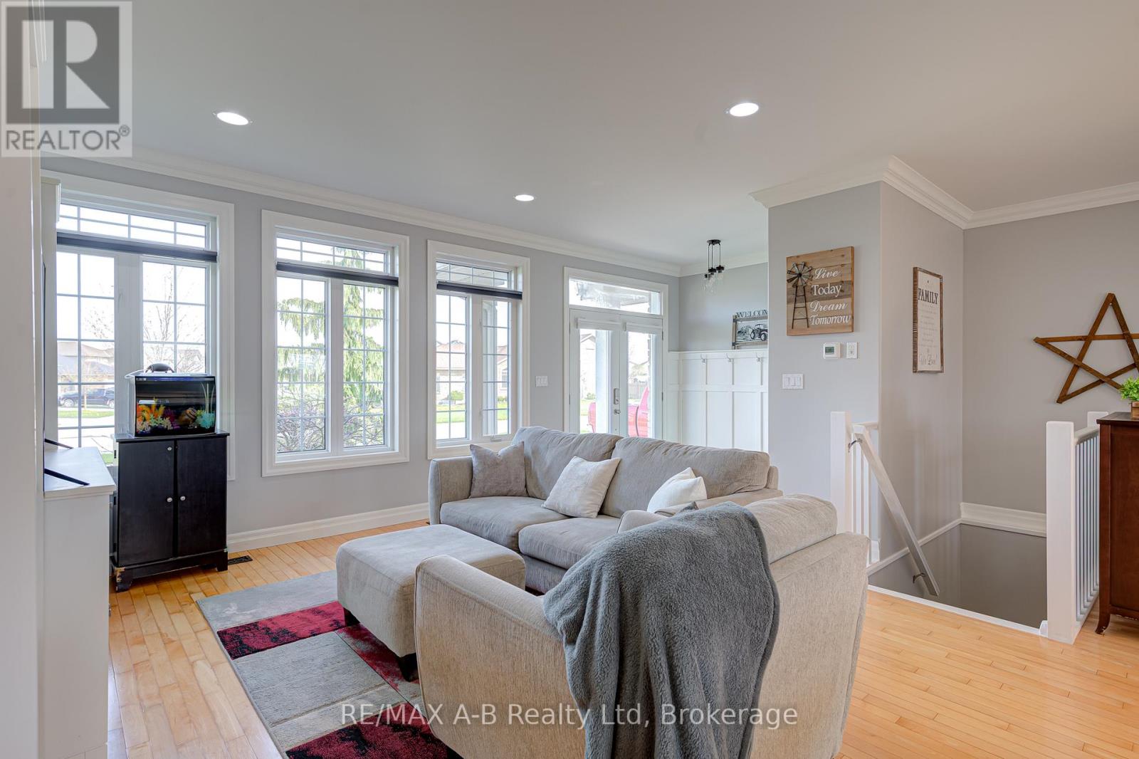 296 GLASS STREET