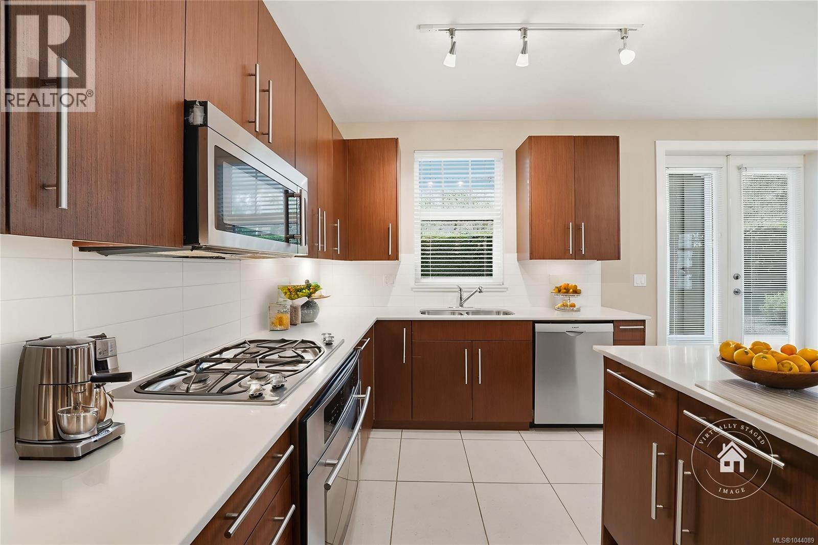 101 1325 Cape Cod Dr