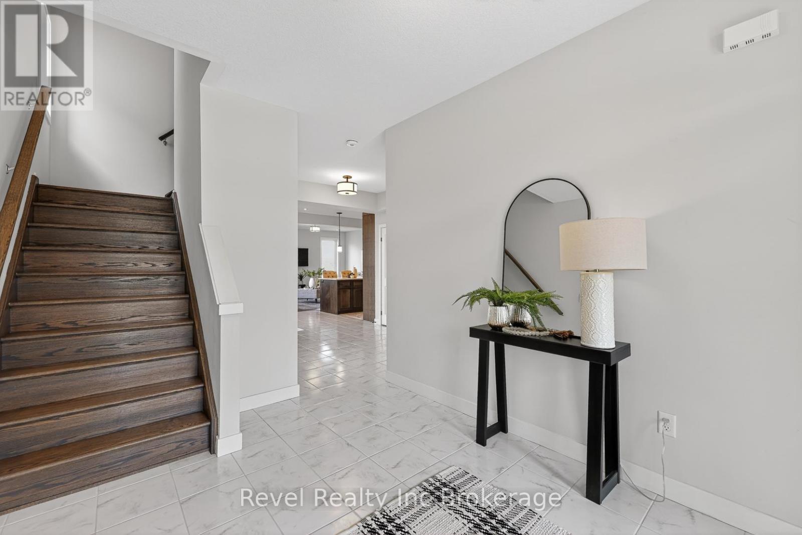 32 SUTHERLAND CRESCENT