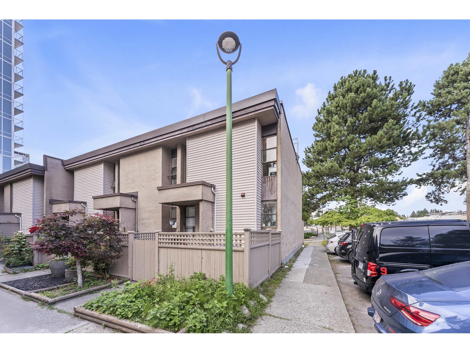 76 13756 CENTRAL AVENUE