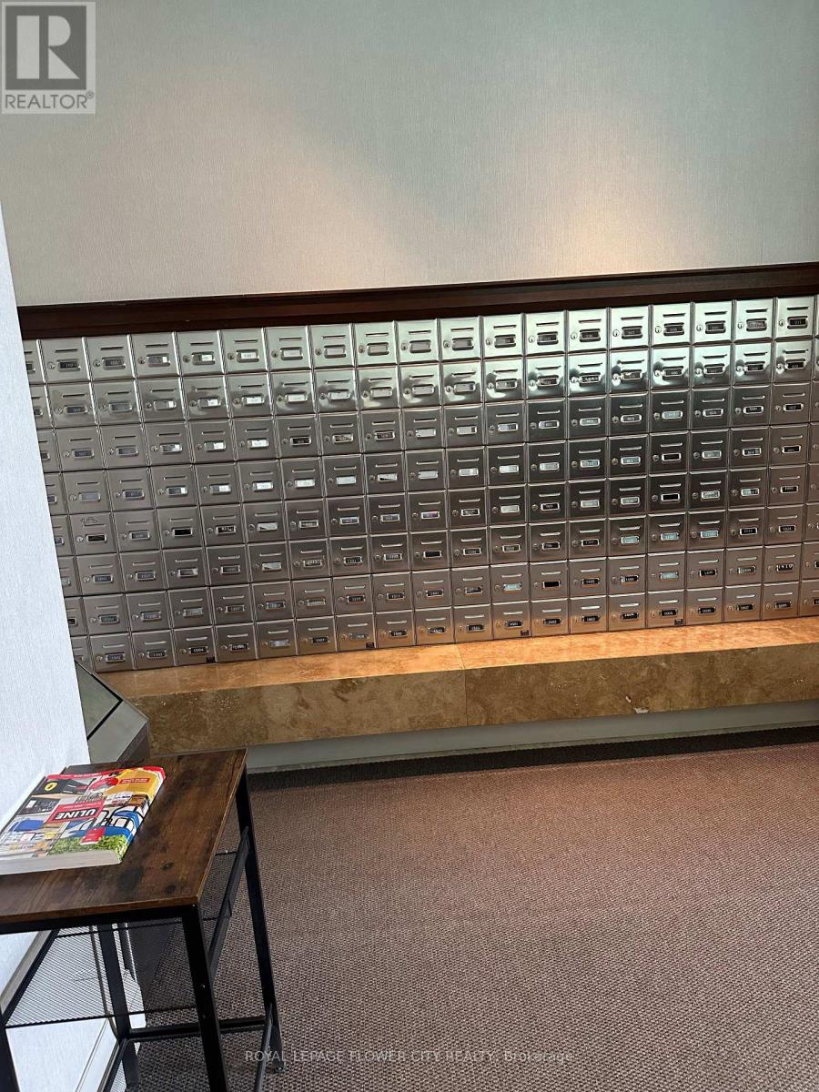 403 - 88 PROMENADE CIRCLE