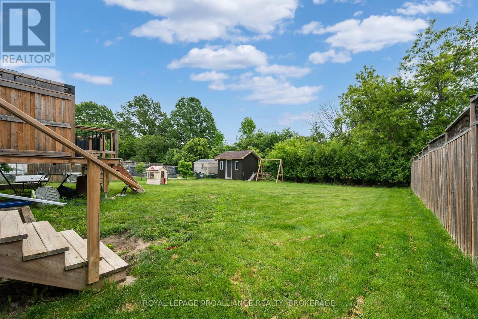 576 BARNSLEY CRESCENT