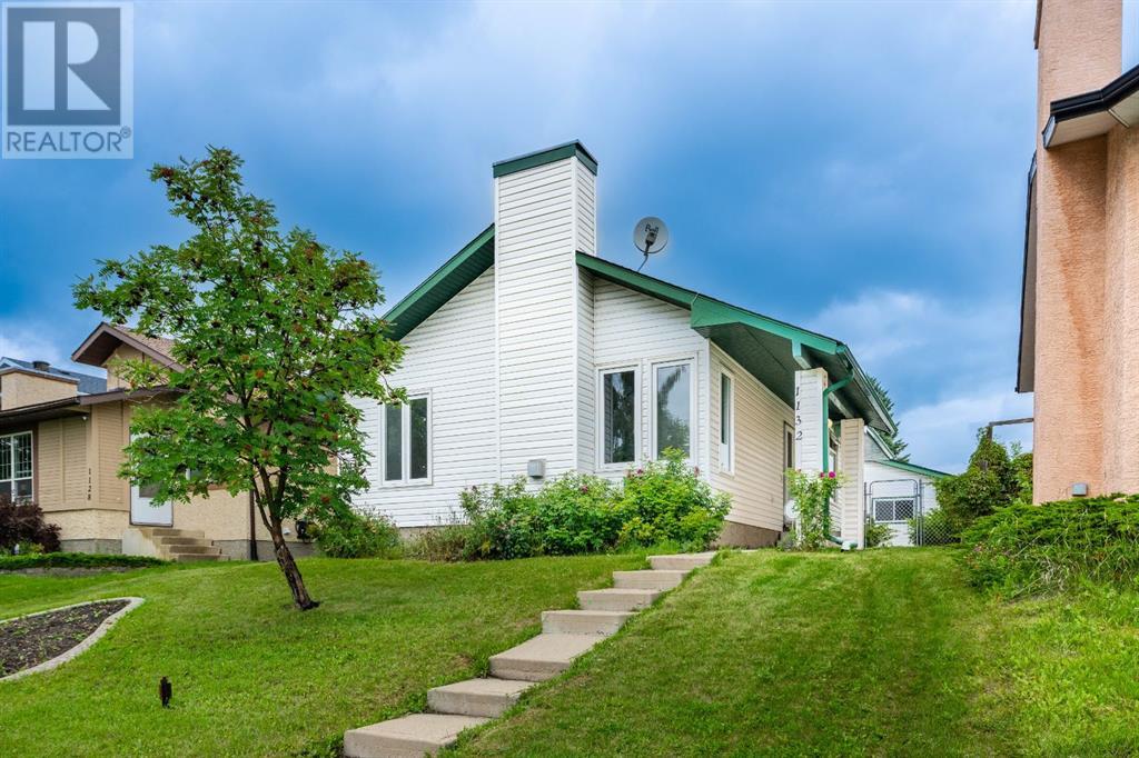 1132 Meadowbrook Drive SE