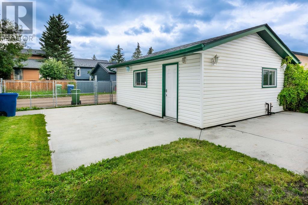 1132 Meadowbrook Drive SE