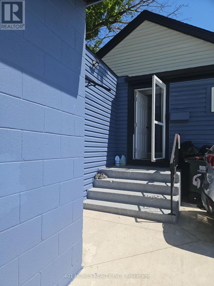 1092 BRYDGES STREET