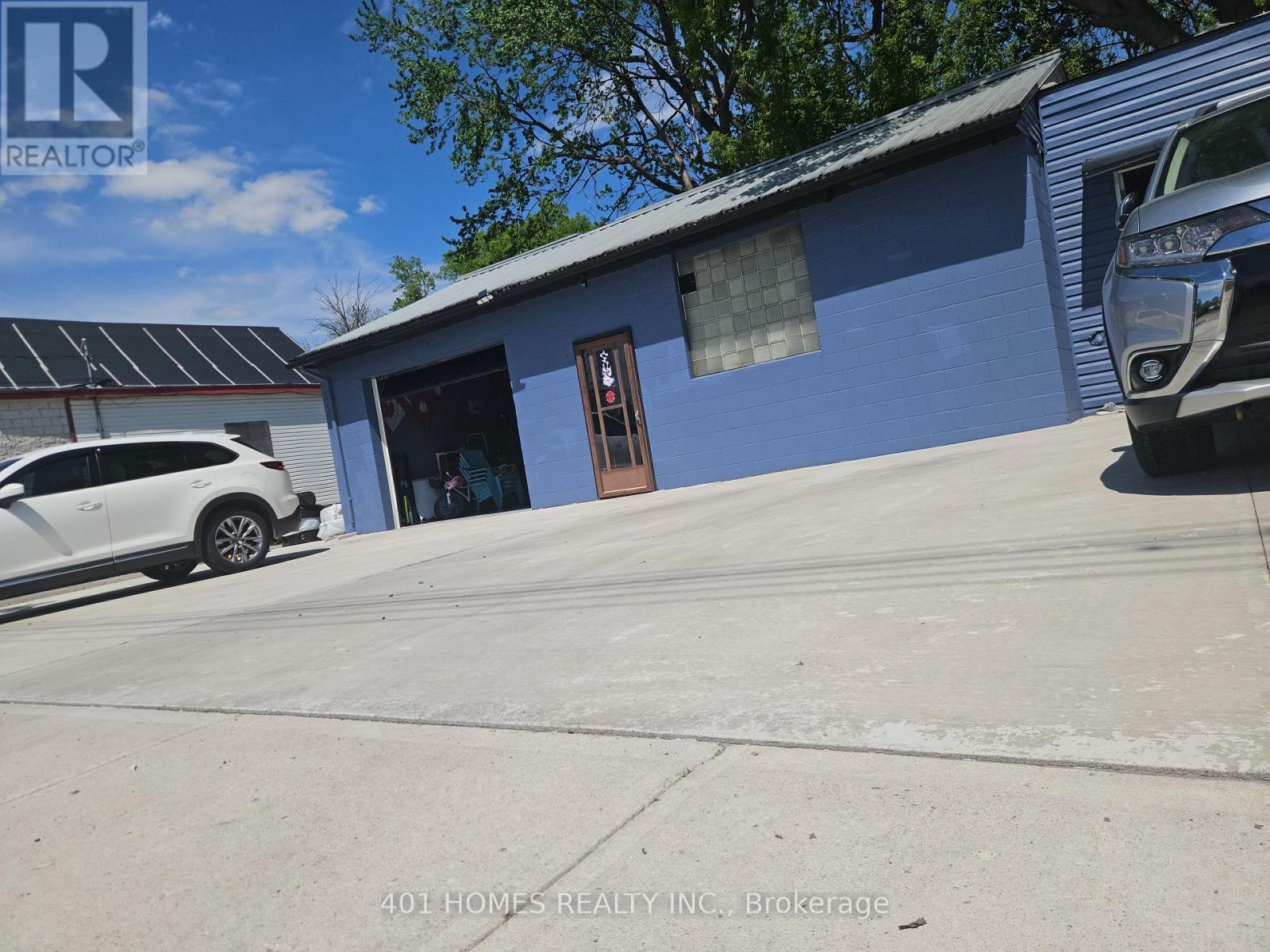 1092 BRYDGES STREET