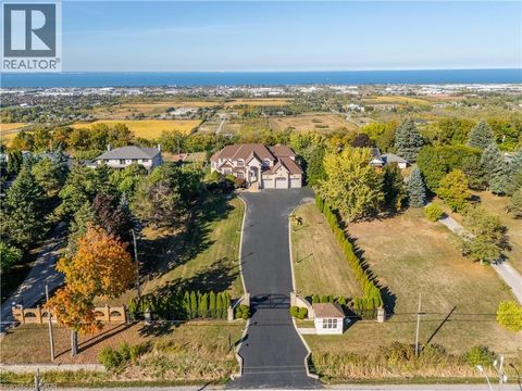 803 RIDGE Road Stoney Creek ON L8J2Y3