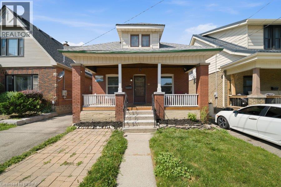 104 MARY Street