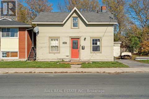 29 HICKSON AVENUE Kingston (East of Sir John A. Blvd) ON K7K2N4