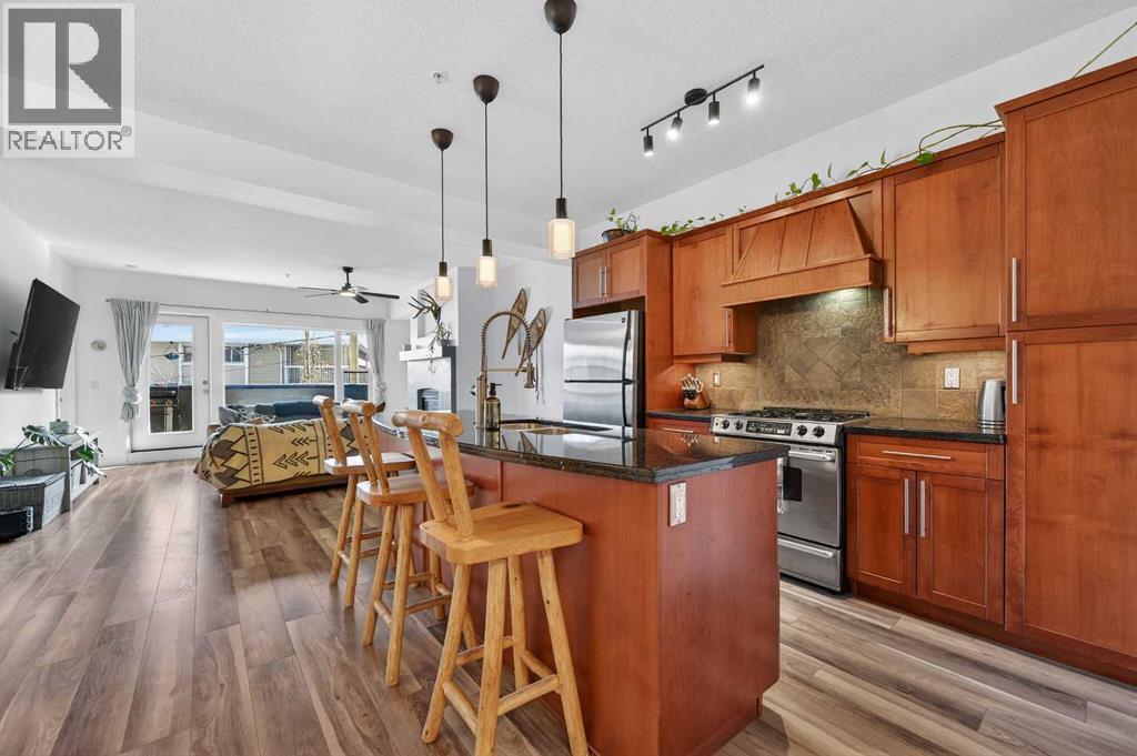 105, 1828 14 Street SW