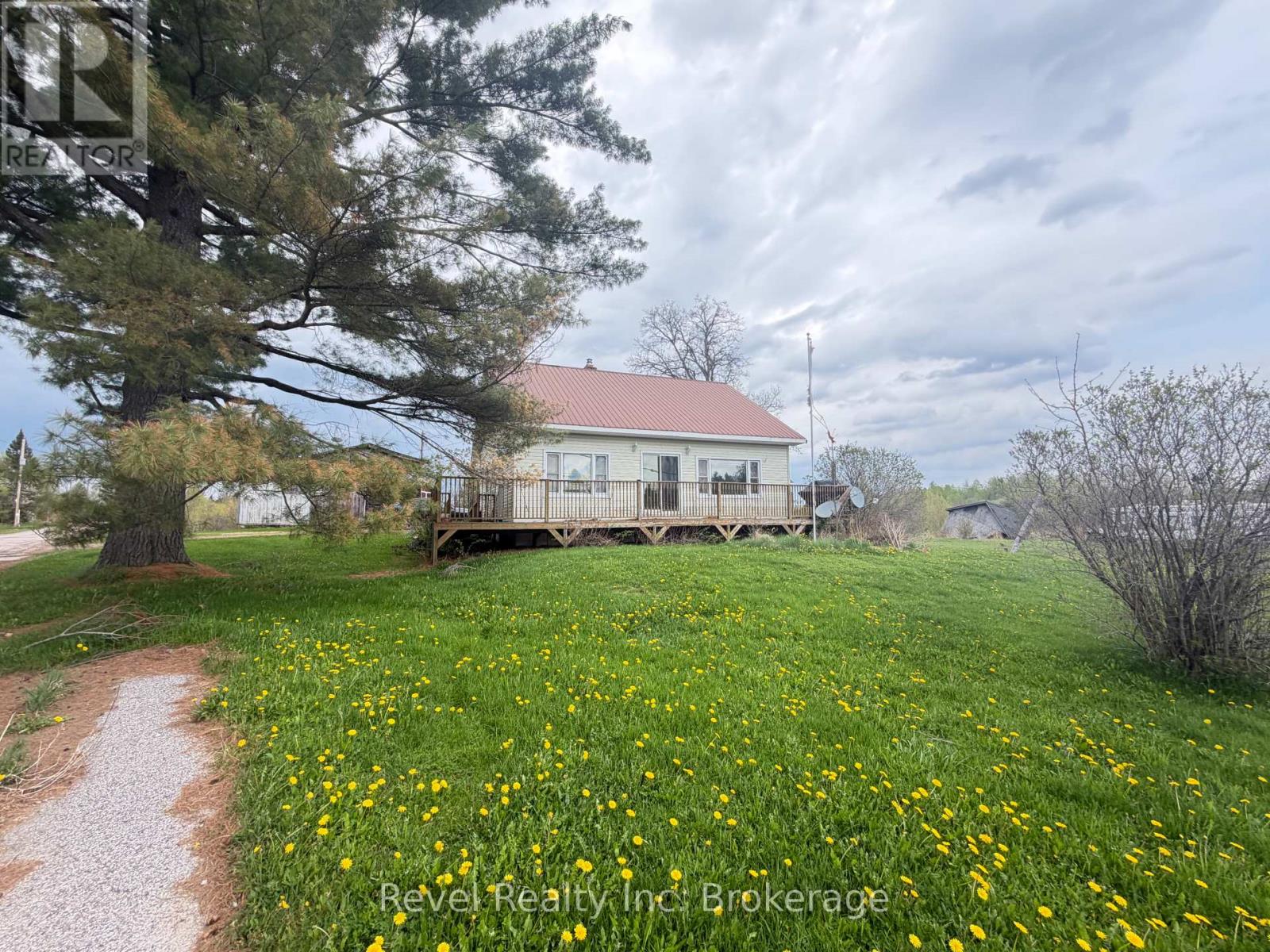 Photo 1 of 40 — 8 TRAILAINE ROAD, Parry Sound Remote Area (Arnstein), ON P0H1A0