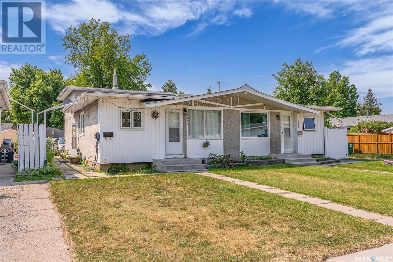 2908 Eastview