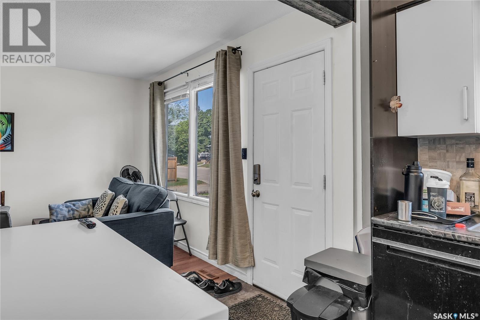 2908 Eastview