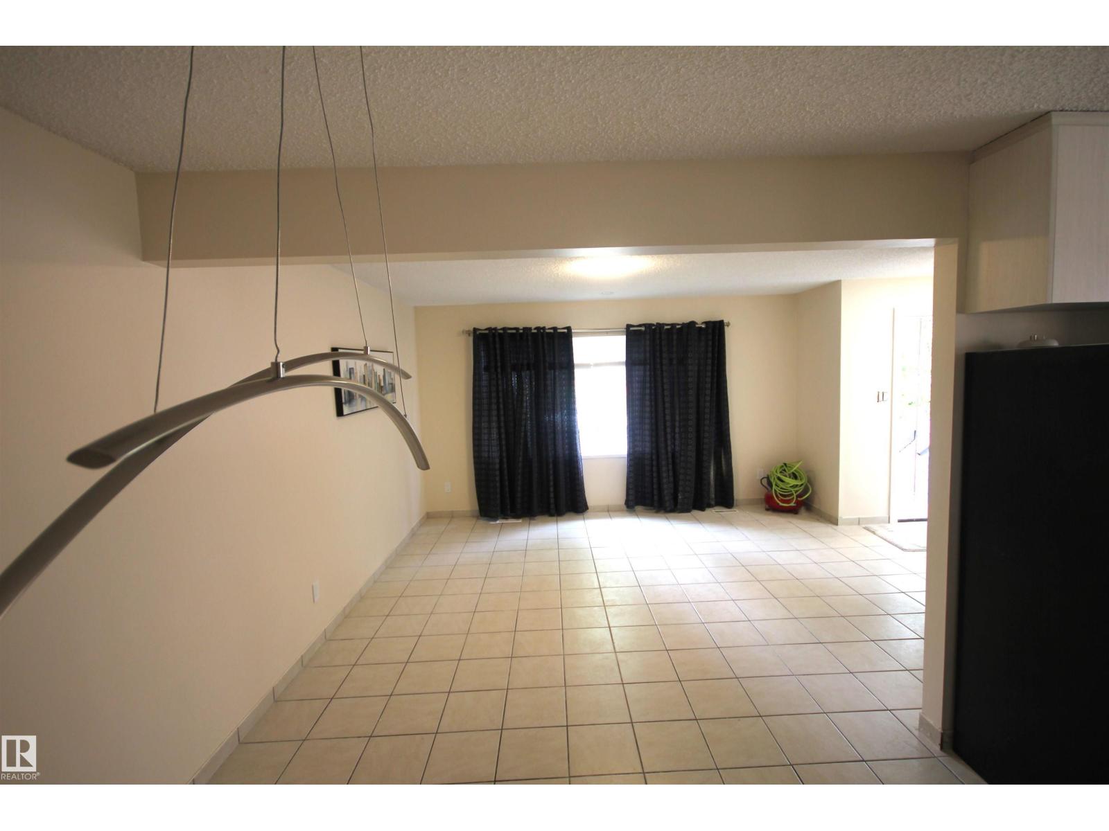 12907 & 12909 123 ST NW