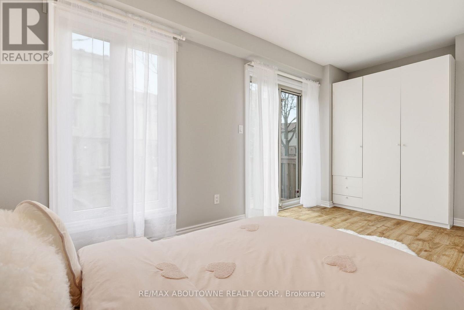 97 - 302 COLLEGE AVENUE W