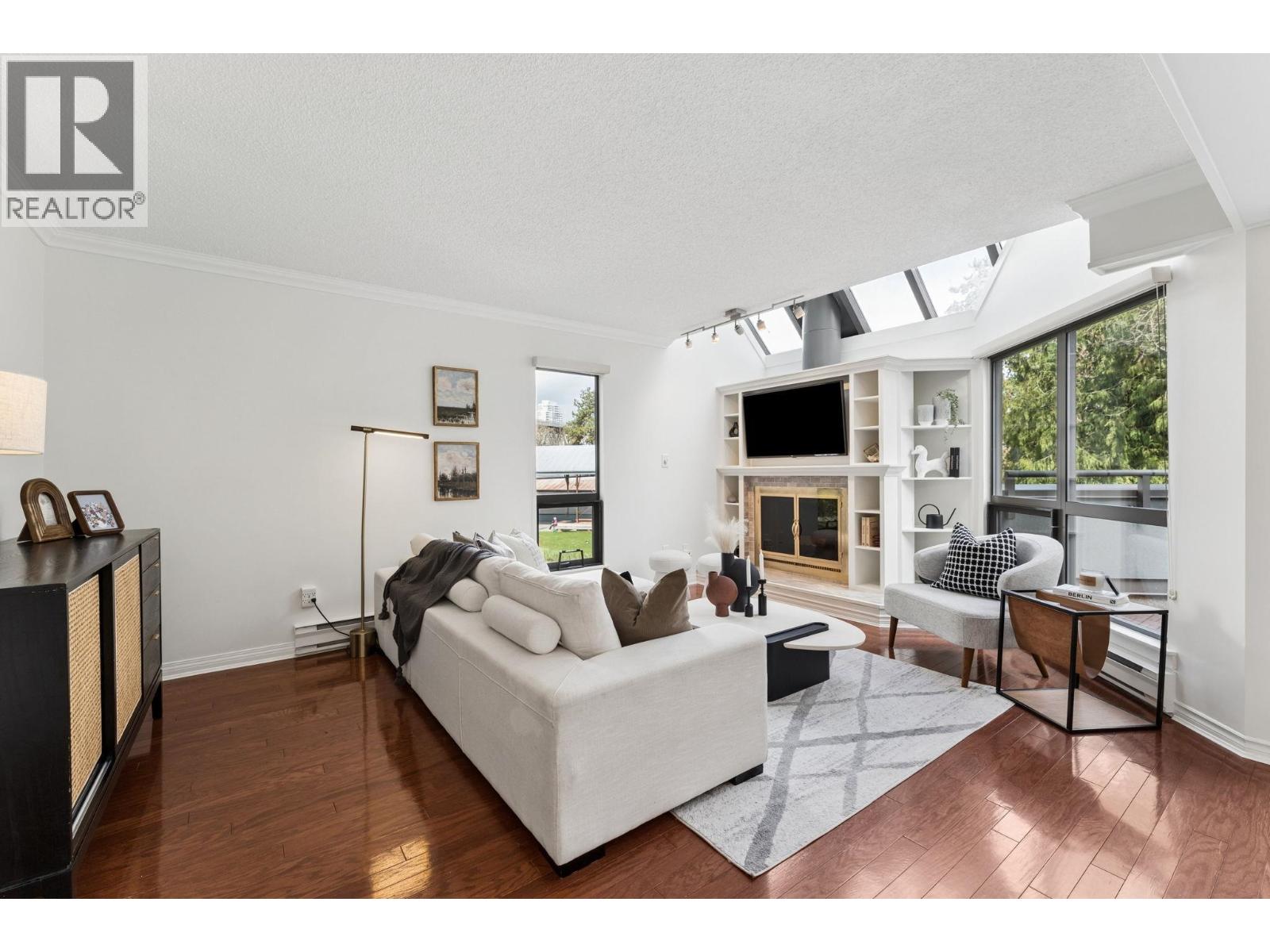 217 1477 FOUNTAIN WAY